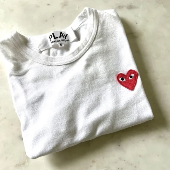 Comme des Garcons Play White Tee with Peeping Red Heart - Picture 12 of 14